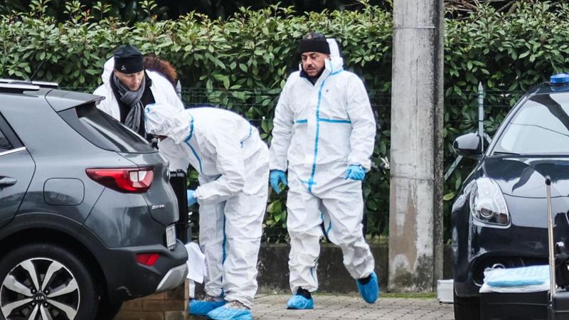 Monica uccisa a martellate dal padre 90enne nel cortile di casa, choc a Modena