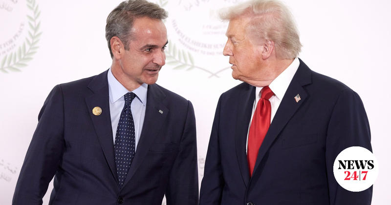 Η παράλογη βαθιά υπόκλιση στον Τραμπ