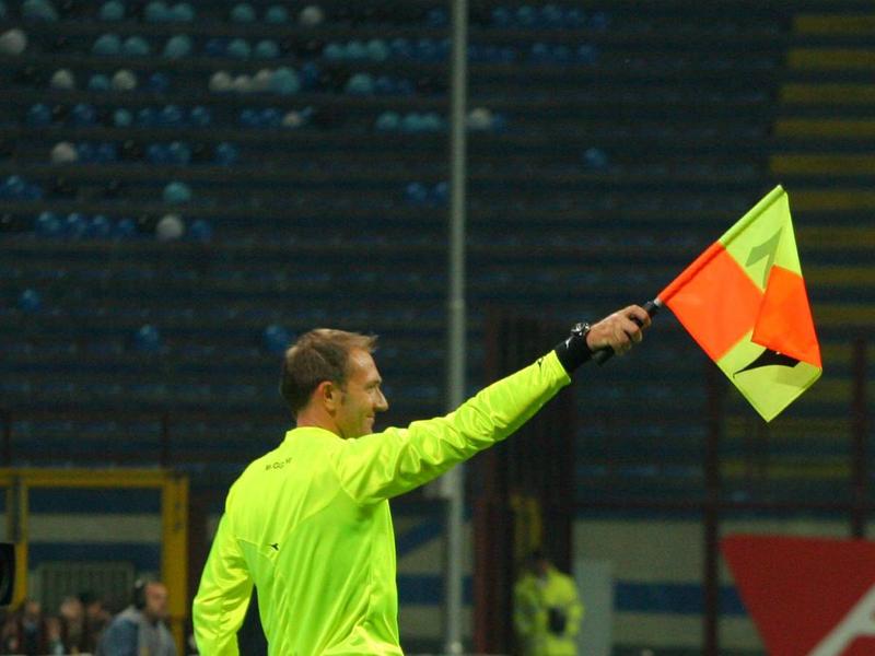 Le solite follie in fuorigioco. Prove di fuga del trio in testa