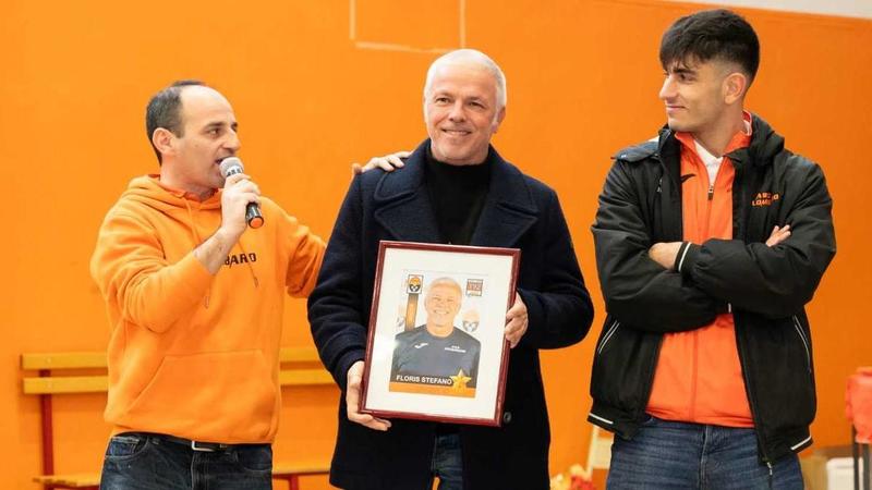 La curiosità. Il Colombaro lancia le figurine