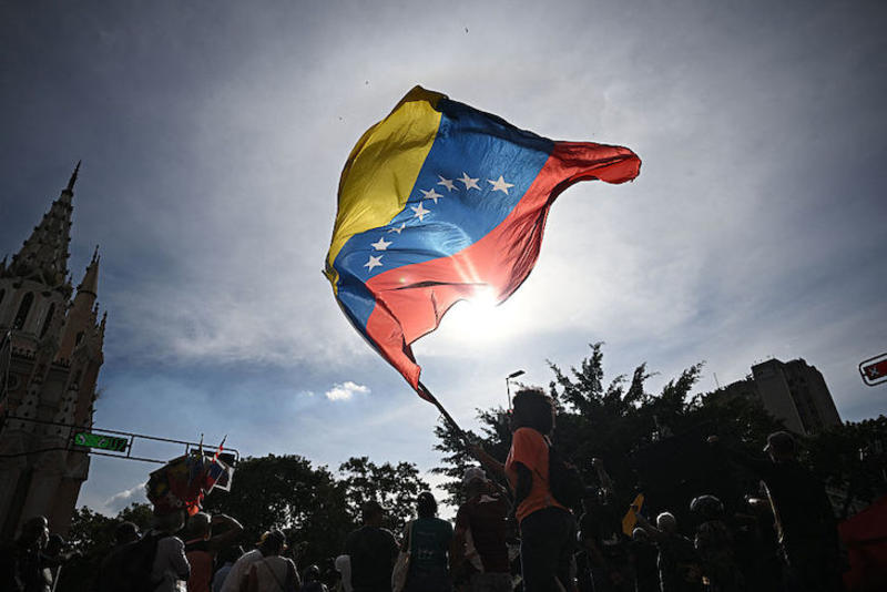 Latin America /					 													 						How to stop Venezuela from becoming Iraq