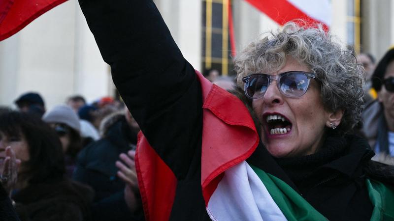 Die Repression im Iran wird schärfer, die Proteste größer: Wackelt Khamenei?