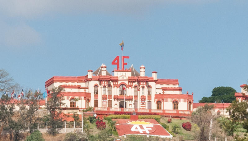 Donald Trump atacou o Mausoléu de Chávez? A verdade sobre o bombardeio ao Quartel 4F