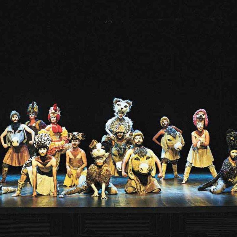 Peça 'Os saltimbancos' retorna ao teatro 15 anos depois da estreia