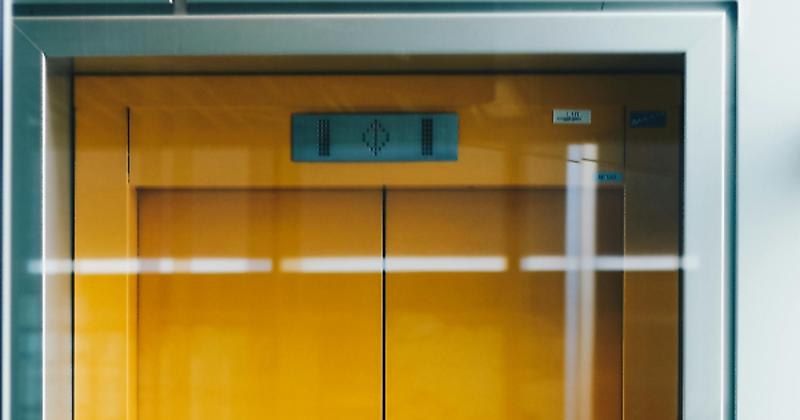 Disagi a non finire per l'ascensore in tilt al parcheggio di Campo della Fiera e la carenza di bus navetta in centro