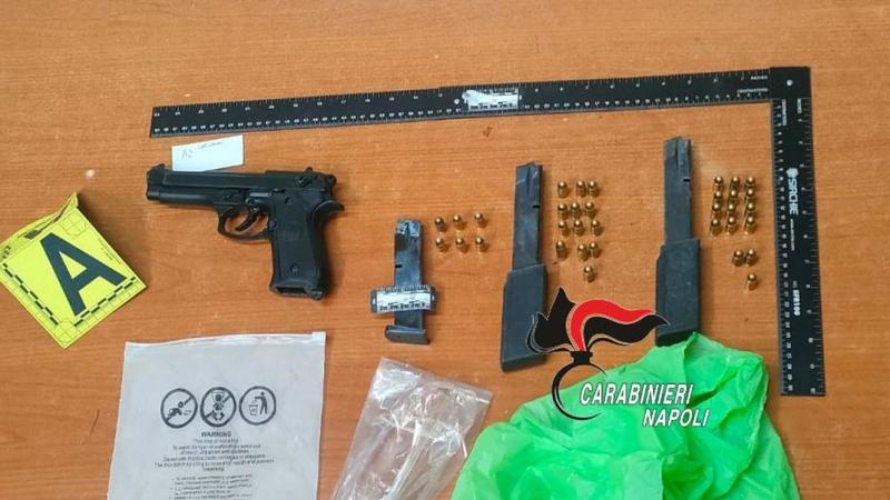 Il mercato parallelo delle Â«armi fantasmaÂ»:Â  carabinieri trovano un arsenale in uno zaino