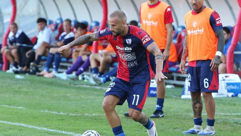 L’esterno d’attacco ex Samb ha trovato l’accordo con la società dorica. Contratto di un anno e mezzo. Battista in dirittura d’arrivo, Meola piace al Cagliari: l’Ancona riflette