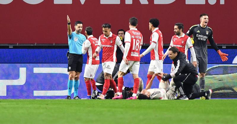 Greve dos árbitros?