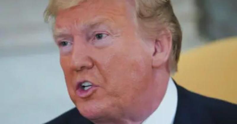 L’ex presidente venezuelano e la moglie accusati di narcoterrorismo. Giuristi divisi su immunità, difesa e legittimità dell’arresto