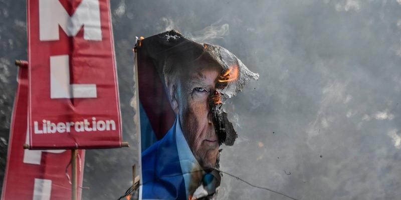 Mad Kings Don't Stop Themselves. They Must Be Stopped.