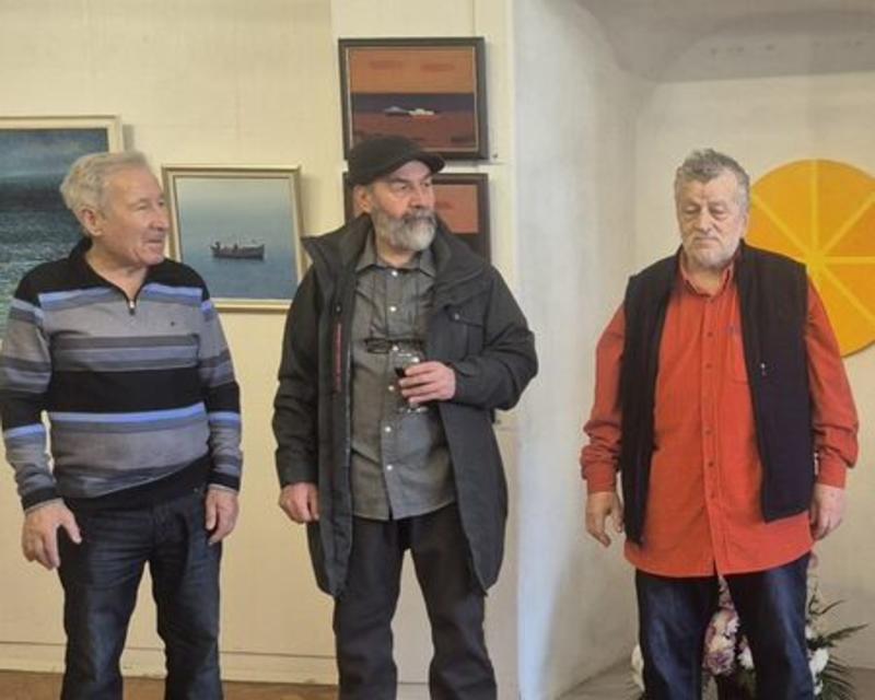 Озаряваща светлина и морски простор в 27-ата изложба на тримата Йордановци