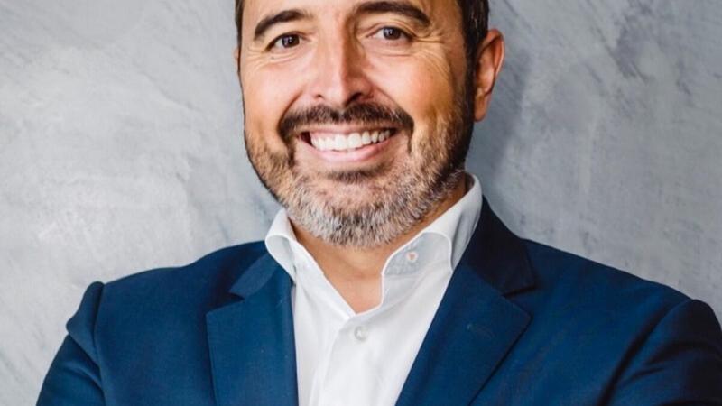 Há pessoas que veem copos meio cheios. Outras veem copos meio vazios