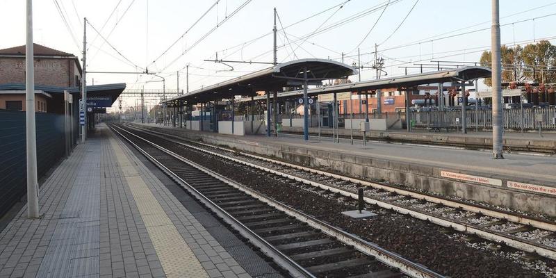 L’ascensore in stazione è guasto: «Mio padre in sedia a rotelle costretto a prendere il taxi da Castelfranco a Bologna»