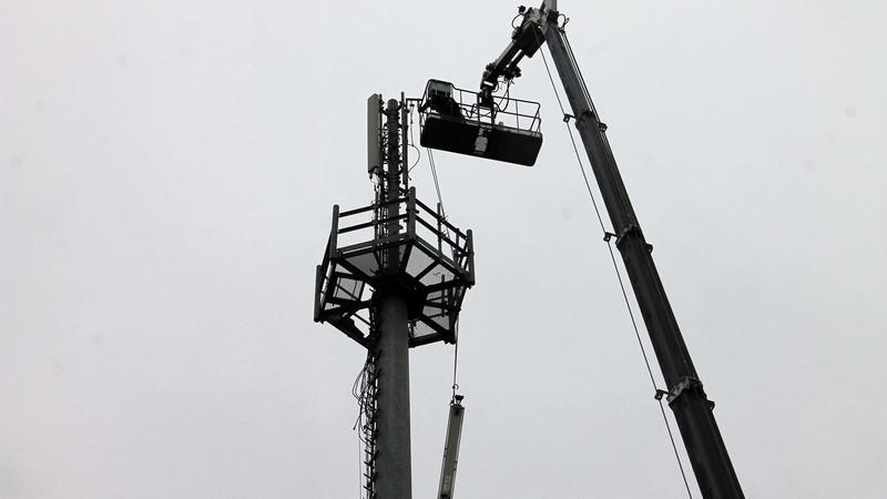 Poggiridenti, l’antenna contestata: nuovo terreno per l’opera. La parola ora passa a Inwit