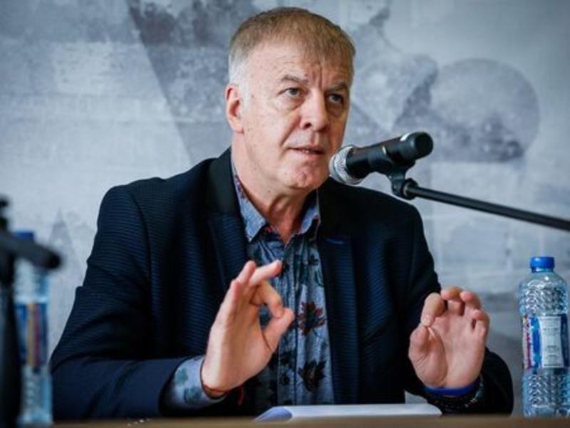 Българският футбол на прага на революция: Братът на собственика на ЦСКА Валтер Папазки поиска 