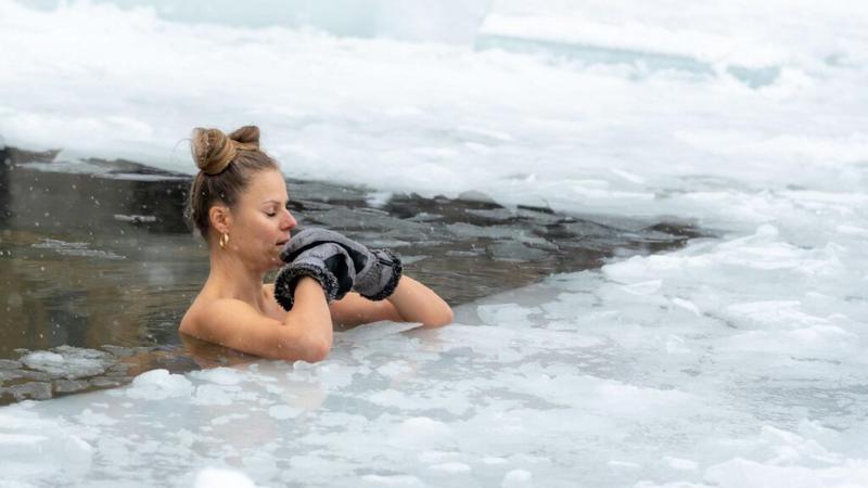 ¿Sauna o agua fría? Lo que dice la ciencia sobre sus beneficios reales para la salud
