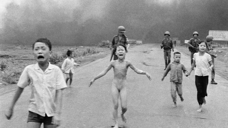 Perché gli algoritmi non capiscono cos'è la pedopornografia (e la Storia)