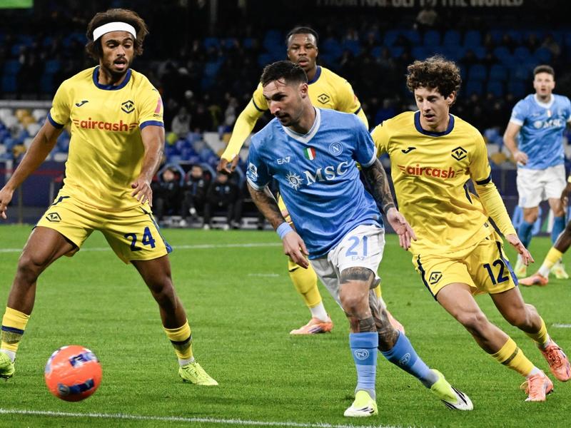 Napoli Verona 2-2: azzurri intermittenti, annullati due gol ed Ã¨ polemica