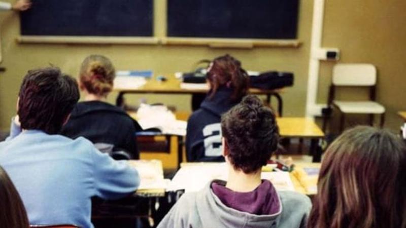 Scuola, iscrizioni al via per 26mila alunni. Alla primaria il 38% in meno in 10 anni