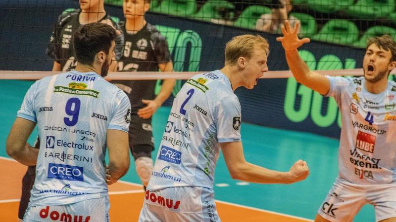 Ai biancorossi bastano tre set. La Lube schiaccia i belgi del Leuven