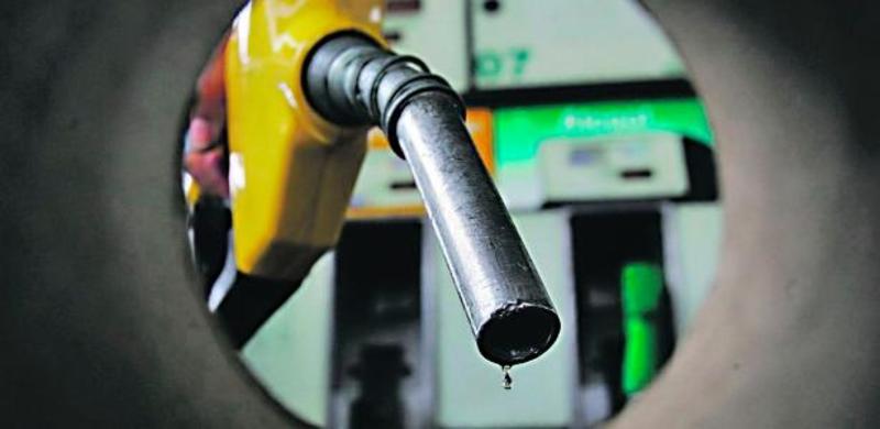 Tudo por petróleo: ataque à Venezuela traz desdém de Trump a carro elétrico