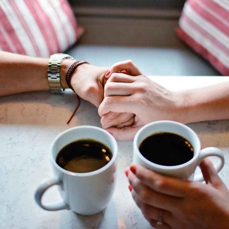 Cinco tendências de namoro moldarão os relacionamentos em 2026. Será?