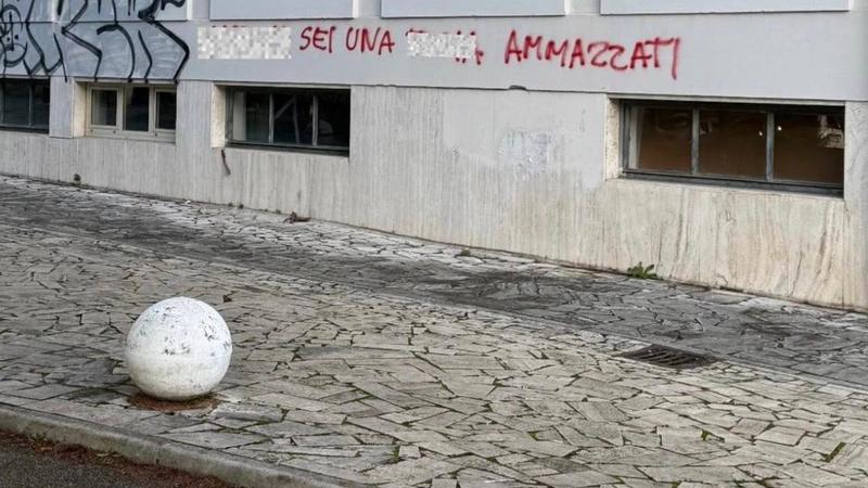 Scritte oscene, preso l’autore: 