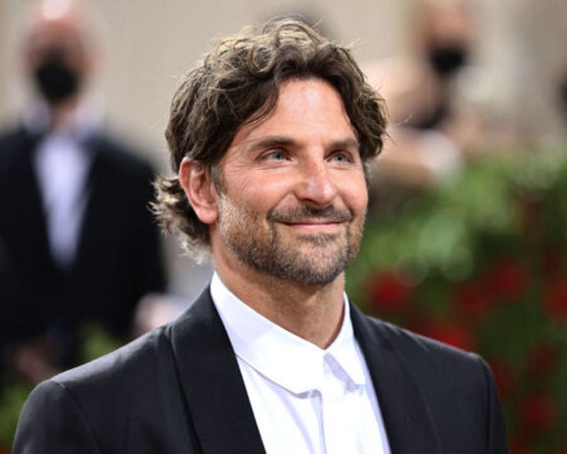 Брадли Купър отговаря на слуховете за пластична хирургия