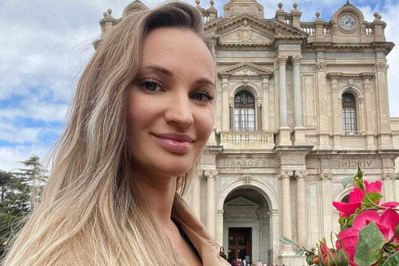 «К её телефону нет доступа»: знакомые погибшей от инъекций красоты Юлии Бурцевой заметили странности в деле