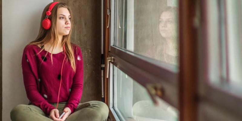 Teen psychologist explains why kids actually love family vacations, even if they pretend not to