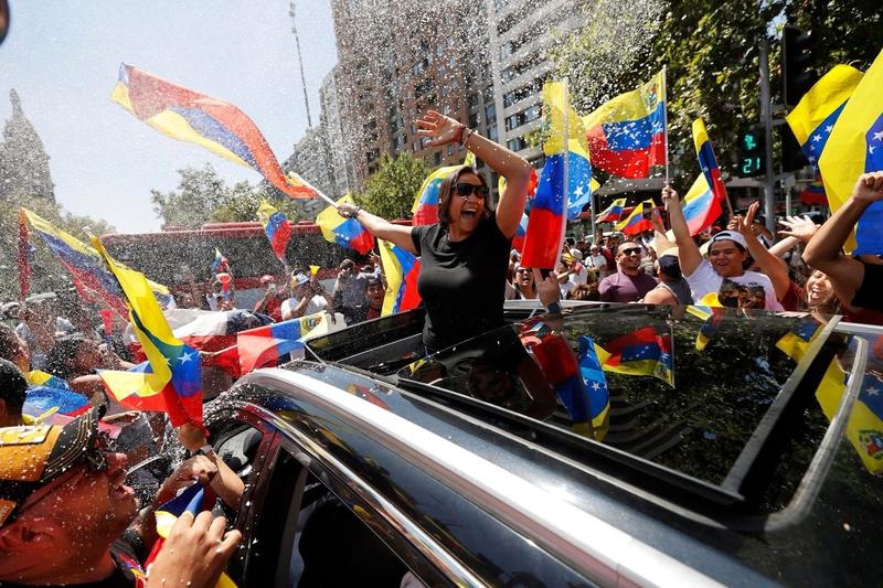 Maduro preso: venezuelanos comemoram, esquerda lamenta