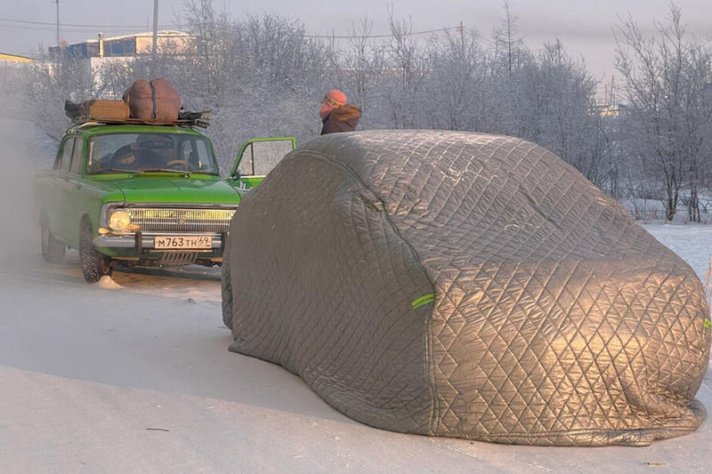 «Под «Наташей» теплее»: как в северных регионах спасают машины от наледи и мороза