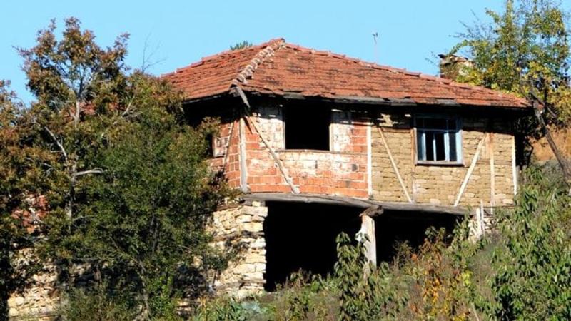 Le case ormai invendibili sono 2.800, non solo nelle valli