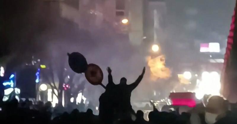 New rallies in Iran as son of shah calls for city centres to be seized