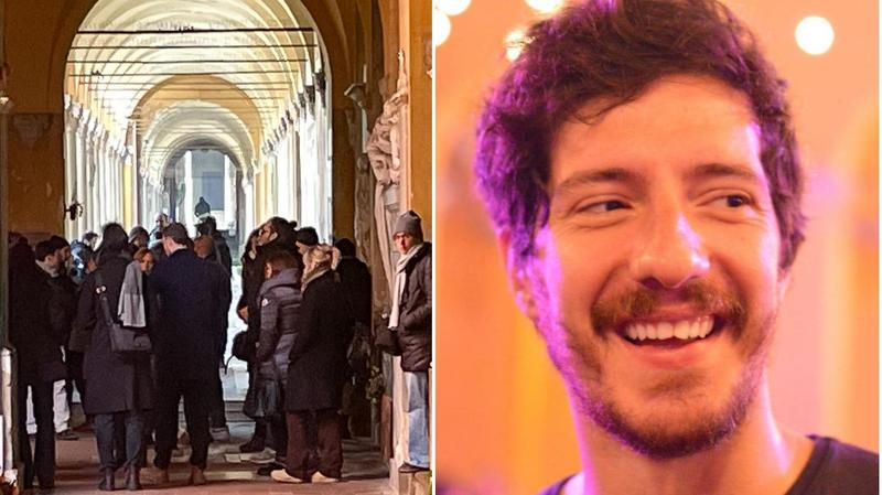 ‘Ambro’, strazio alla camera ardente. Il papà del capotreno: “Più sicurezza? Un po’ tardi per noi”