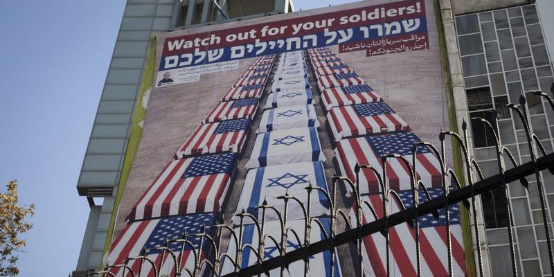 Iranisches Regime droht mit Angriff auf US-Stützpunkte