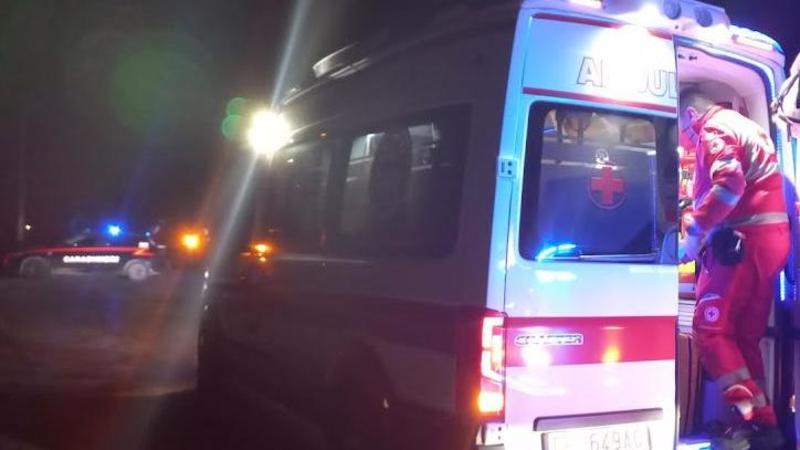 Auto sbanda a Campagnola, tre ventenni feriti