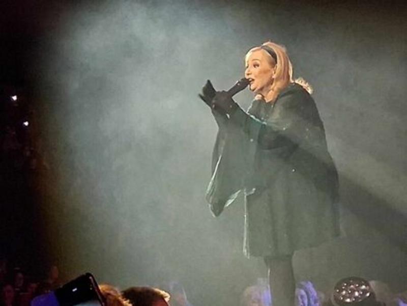 Нещо неочаквано и много романтично се случи на големия концерт на Тони Димитрова (СНИМКА)