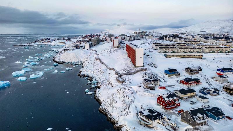 Groenlandia, sale la tensione: Londra tratta con gli alleati Ue per inviare forze militari sull’isola. Paesi nordici contro Trump