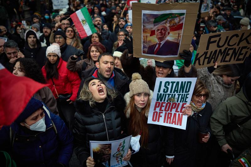 Masses gather in London, Paris, Istanbul to support Iran’s anti-regime protests