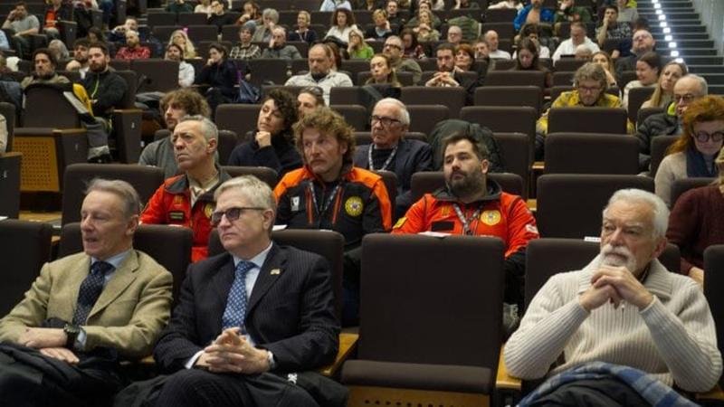 Il convegno a Bergamo: «Poca neve, ma il manto scarso è più instabile: già 8 morti sulle Alpi»