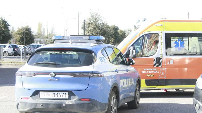 Botte tra minorenni al centro commerciale: spruzzato anche lo spray al peperoncino