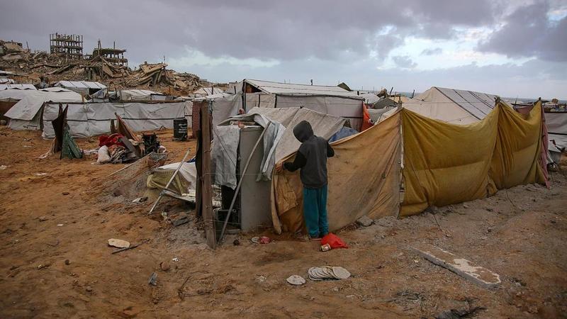 Media: piani di Israele per una nuova offensiva a Gaza a marzo. Netanyahu: “Se cadrà il regime degli ayatollah torneremo partner con l’Iran”