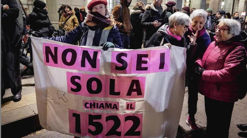Figlio 20enne salva la madre da violenza sessuale