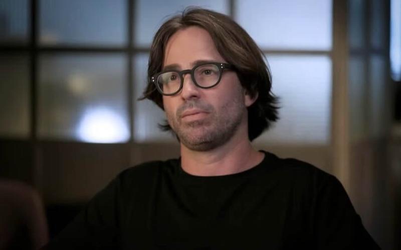 Police declare Netanyahu’s ex-campaign adviser Einhorn a ‘fugitive’ evading arrest