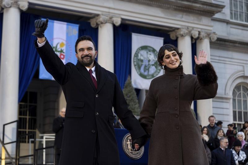 Gefeiert von der Generation Z: Was macht Rama Duwajis Stil so besonders?