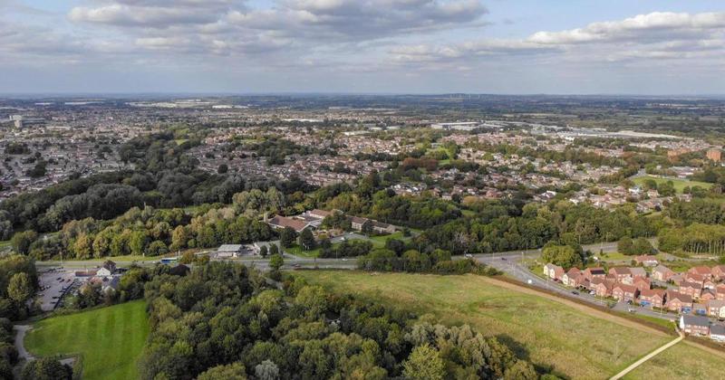 Who are Swindon residents planning to vote for in elections?