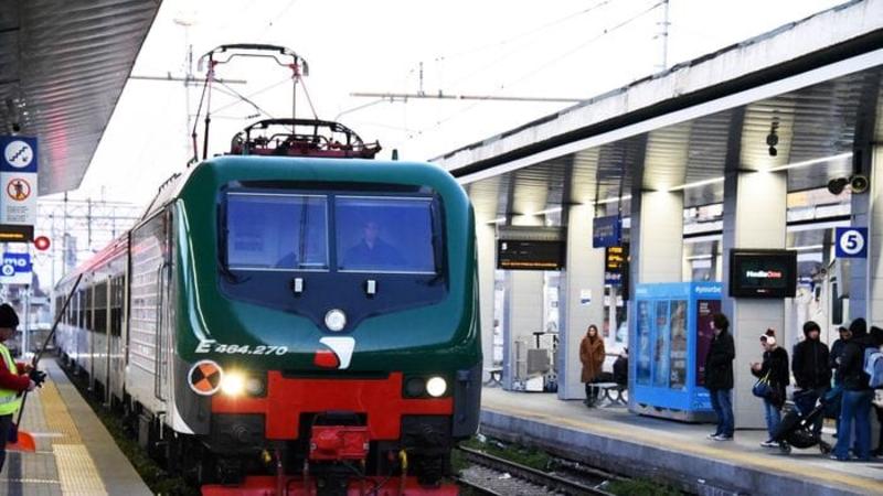 Lunedì nero per chi viaggia, oggi c’è sciopero dei treni