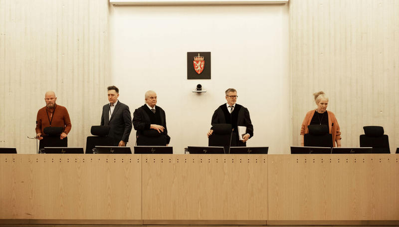 Dommeren i saken mot transkvinnene: – Kanskje best å bruke navn, ikke pronomen?