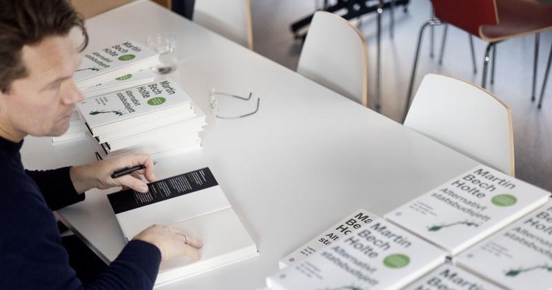 Holder fast på Holte